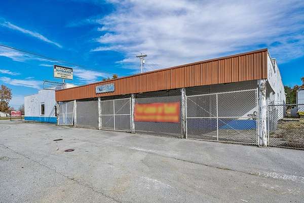 2.79 Acres of Improved Commercial Land for Sale in Cookeville, Tennessee