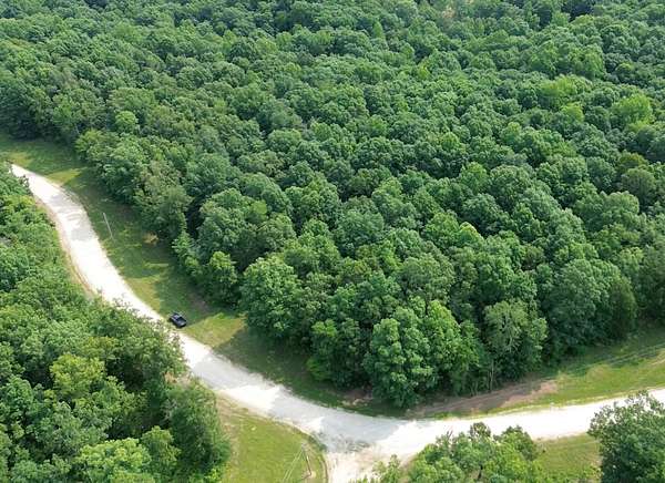 5 Acres of Residential Land for Sale in Hurricane Mills, Tennessee