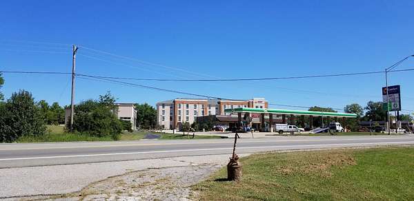 10.4 Acres of Mixed-Use Land for Sale in Columbia, Tennessee