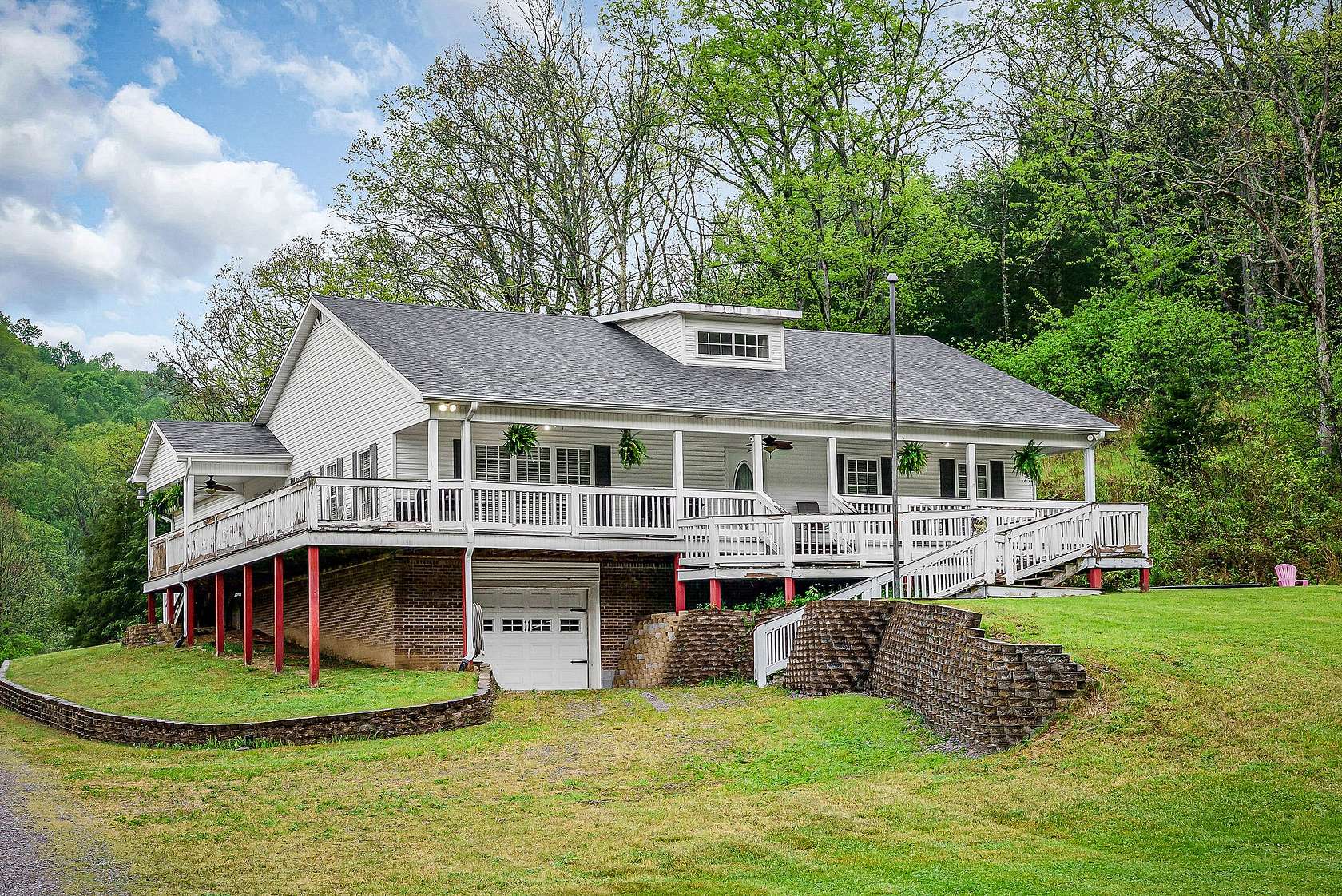 254 Acres of Land with Home for Sale in Liberty, Tennessee