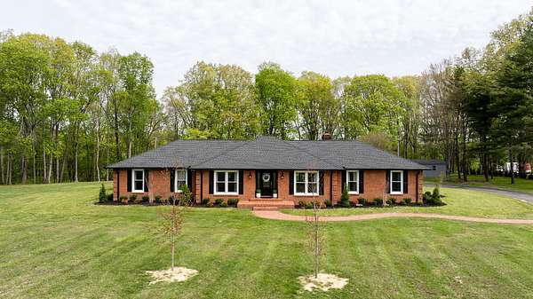 5 Acres of Residential Land with Home for Sale in Smithville, Tennessee