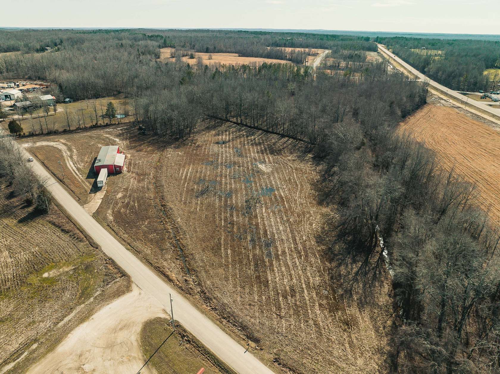 7.5 Acres of Improved Commercial Land for Sale in Holladay, Tennessee