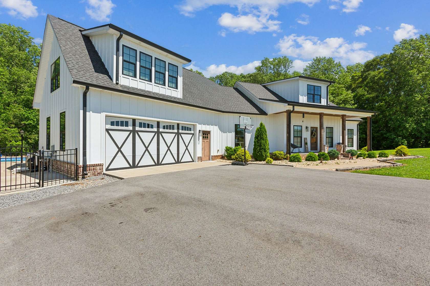 2.43 Acres of Residential Land with Home for Sale in Lafayette, Tennessee