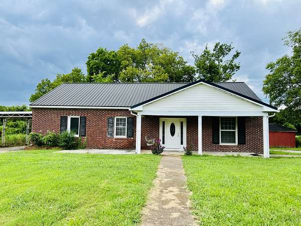 4 Acres of Residential Land with Home for Sale in Lebanon, Tennessee