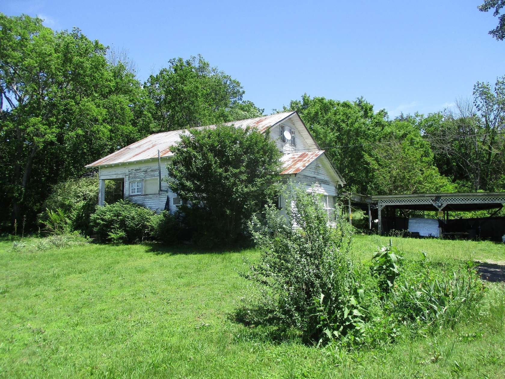 1.5 Acres of Improved Mixed-Use Land for Sale in Lebanon, Tennessee