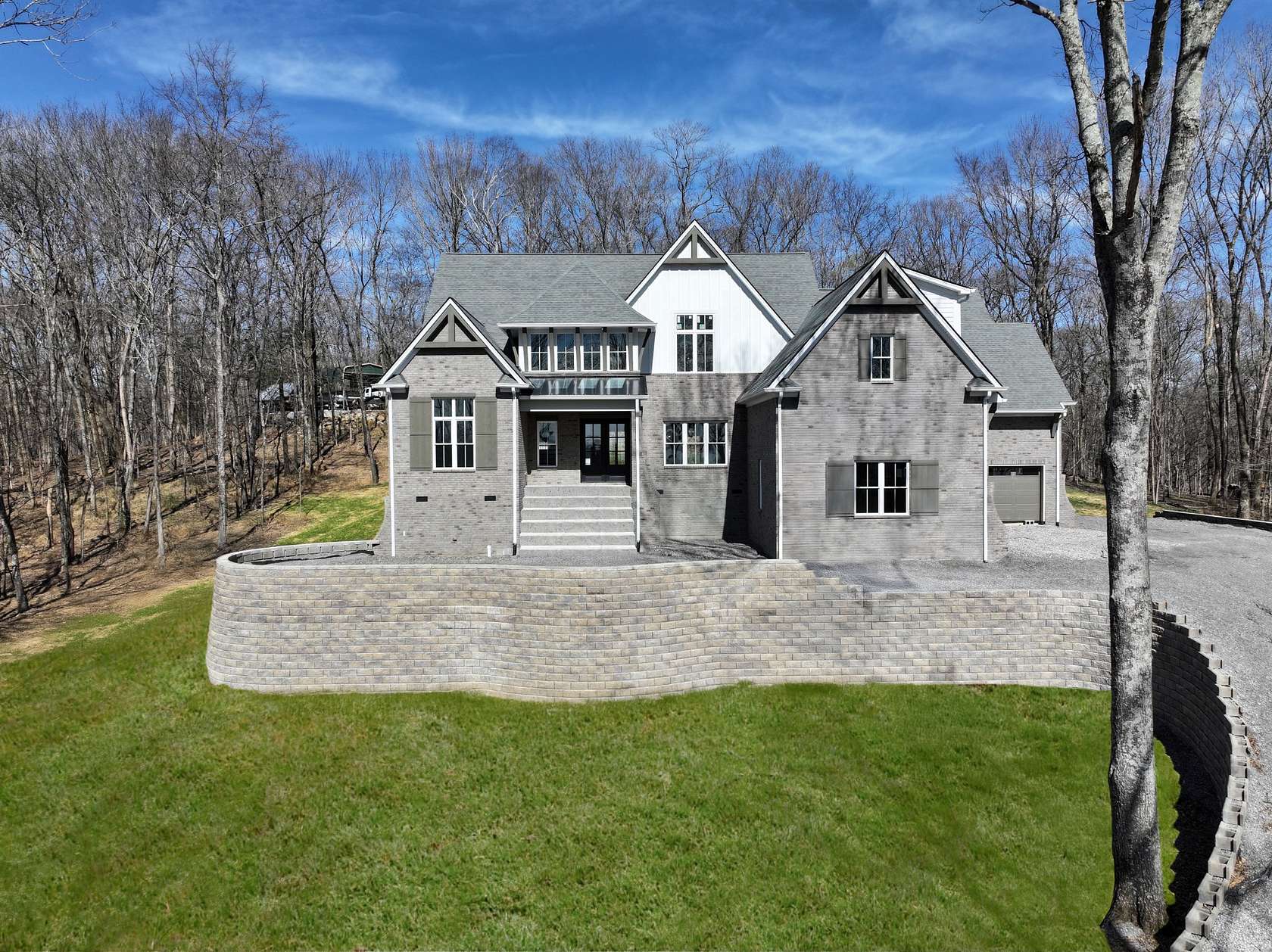 4.1 Acres of Residential Land with Home for Sale in Hendersonville, Tennessee