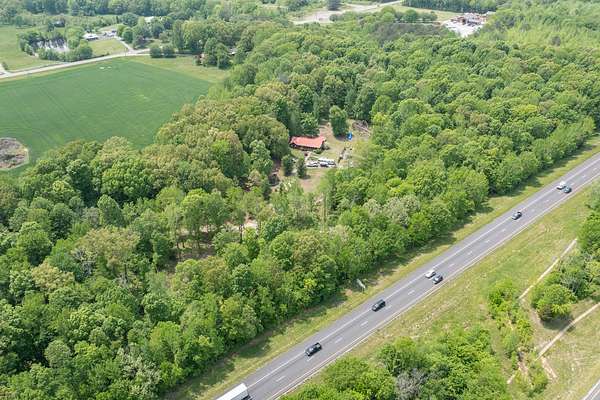 11 Acres of Land for Sale in Pleasant View, Tennessee