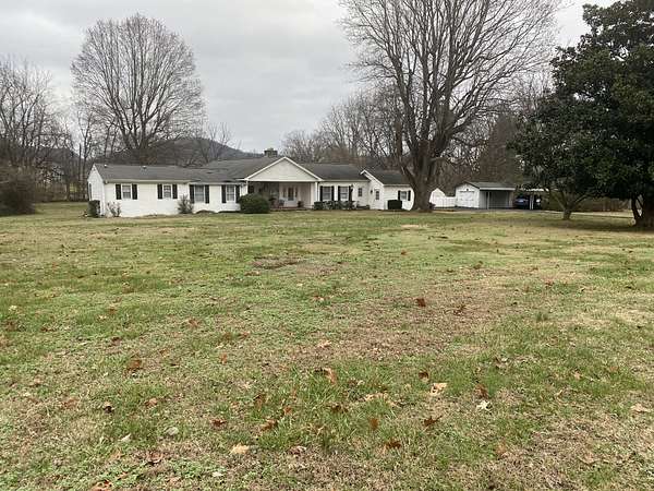 2.5 Acres of Residential Land with Home for Sale in Franklin, Tennessee