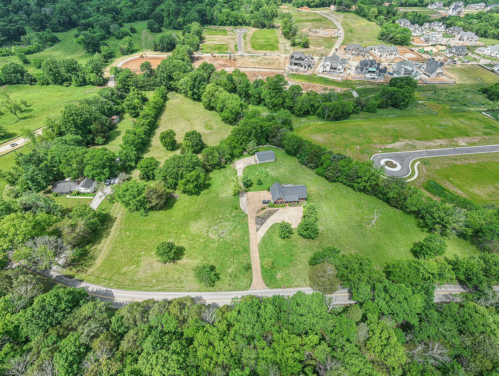 7.12 Acres of Residential Land with Home for Sale in Brentwood, Tennessee