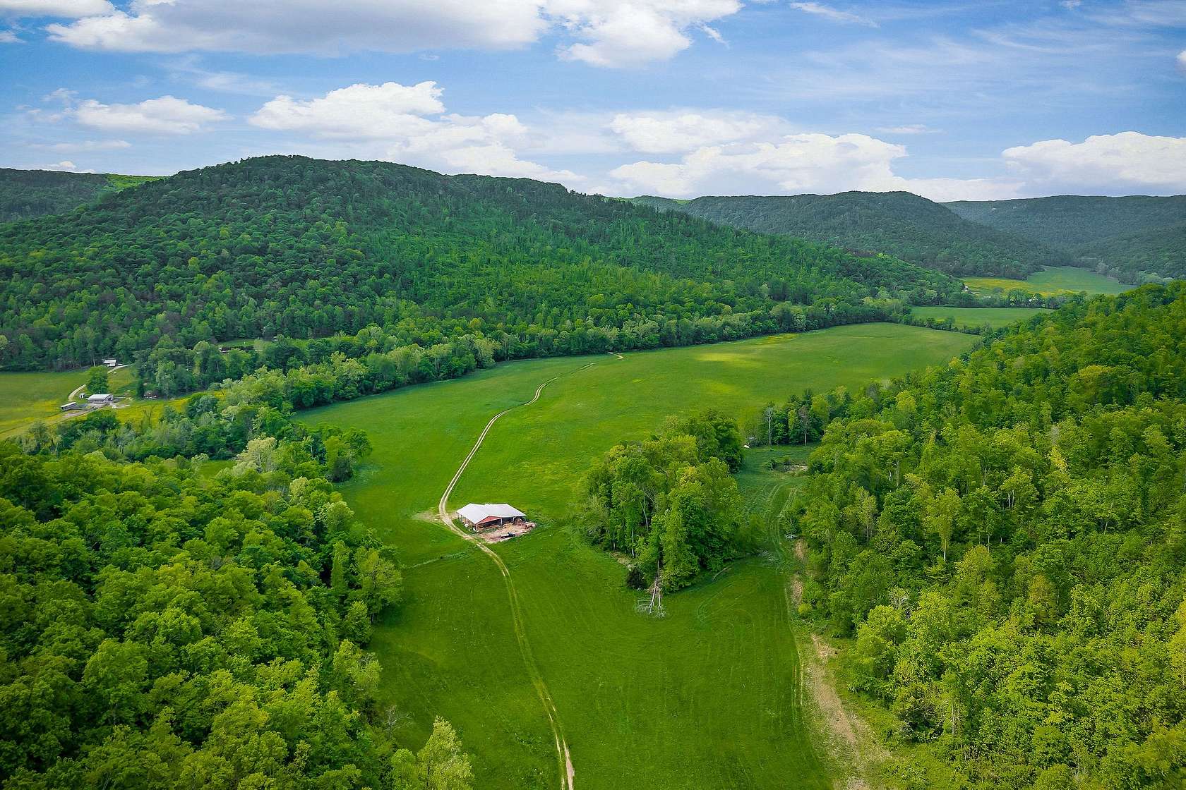 933 Acres of Recreational Land & Farm for Sale in Pall Mall, Tennessee