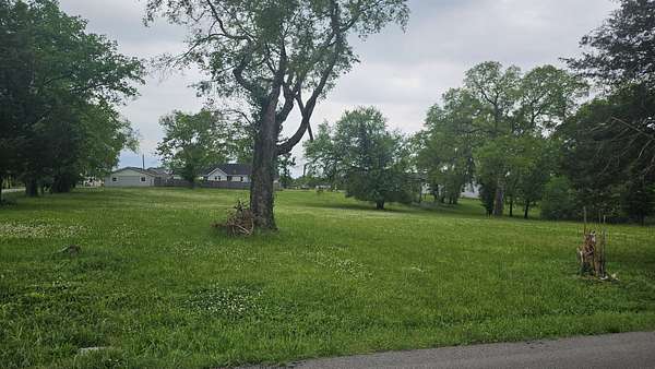 1.5 Acres of Residential Land for Sale in Hendersonville, Tennessee