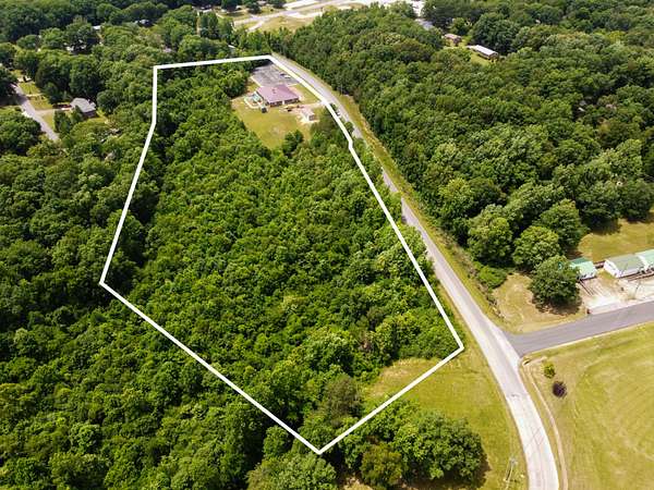 7.35 Acres of Improved Commercial Land for Sale in Centerville, Tennessee