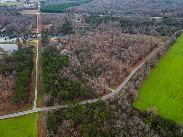 5.25 Acres of Residential Land for Sale in Coalmont, Tennessee