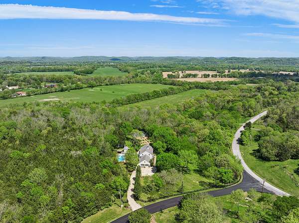 3.1 Acres of Residential Land with Home for Sale in Franklin, Tennessee