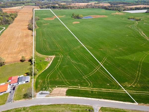 30 Acres of Agricultural Land for Sale in Springfield, Tennessee