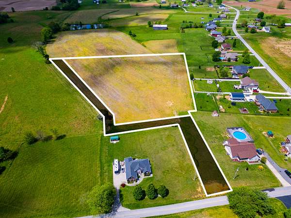 7.23 Acres of Agricultural Land for Sale in Portland, Tennessee