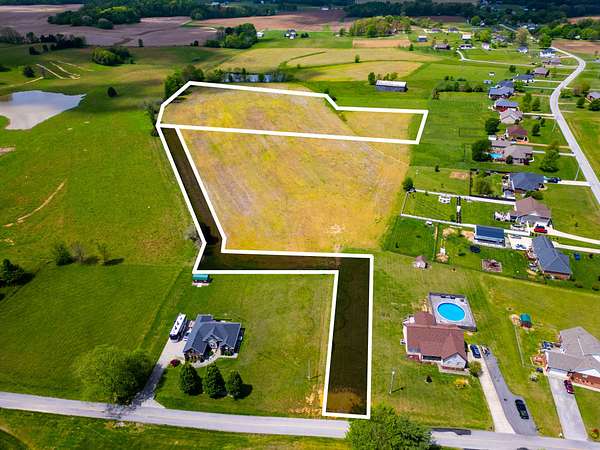 7.88 Acres of Agricultural Land for Sale in Portland, Tennessee