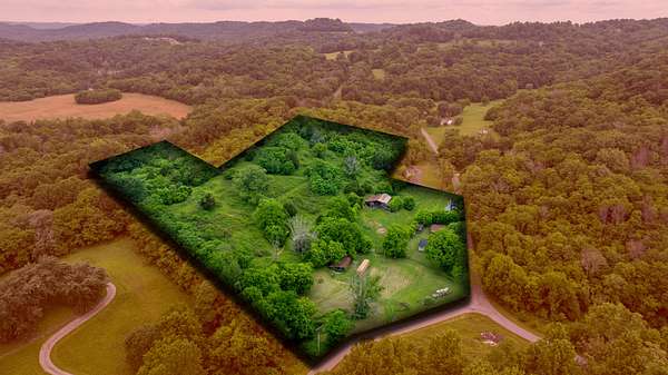13 Acres of Land for Sale in Bethpage, Tennessee