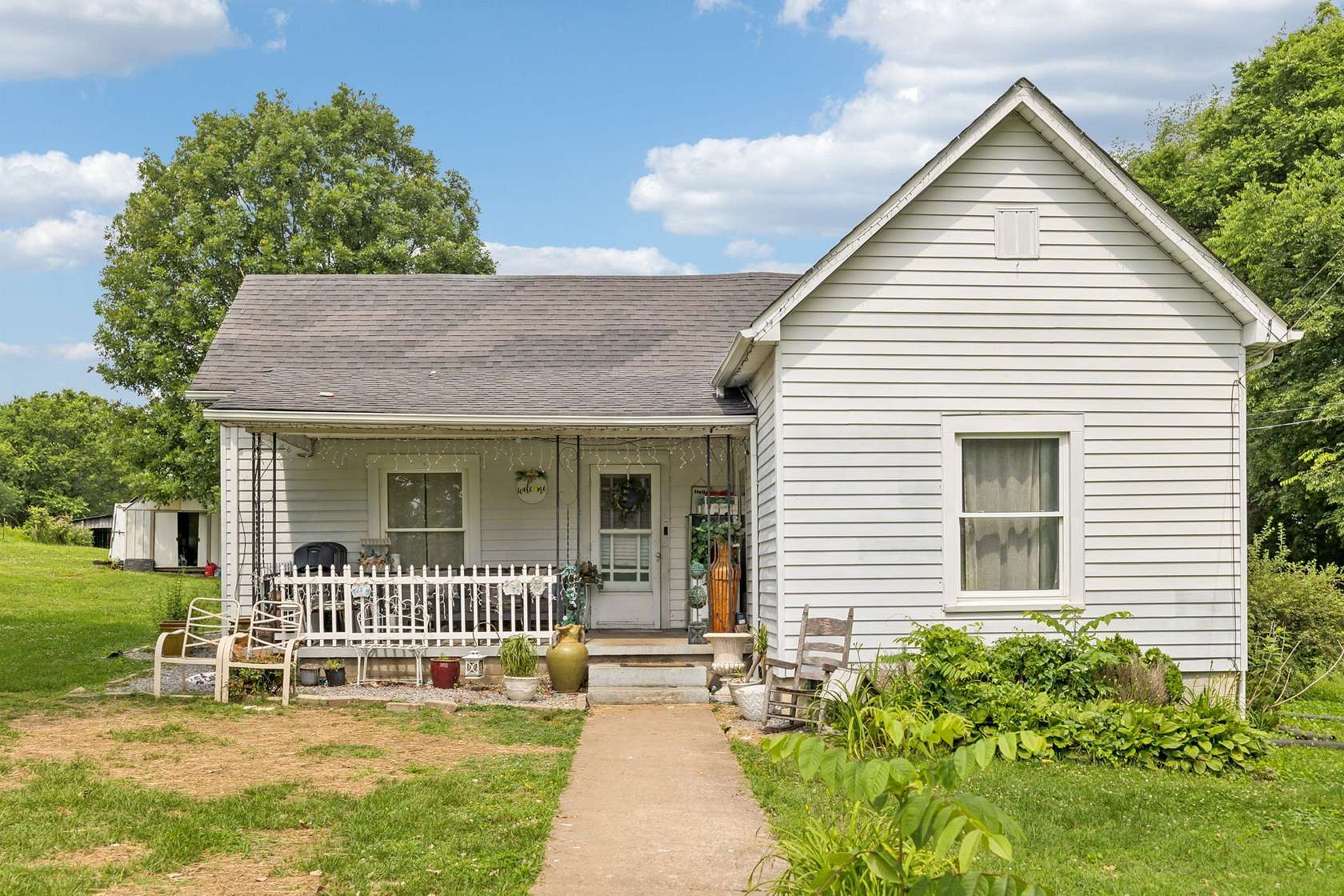 11.4 Acres of Land with Home for Sale in Gallatin, Tennessee