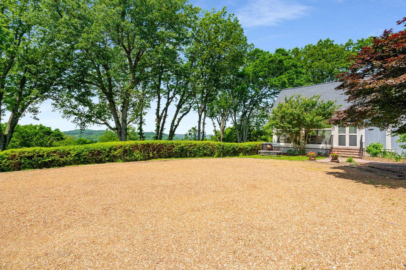 2.25 Acres of Residential Land with Home for Sale in Nashville, Tennessee