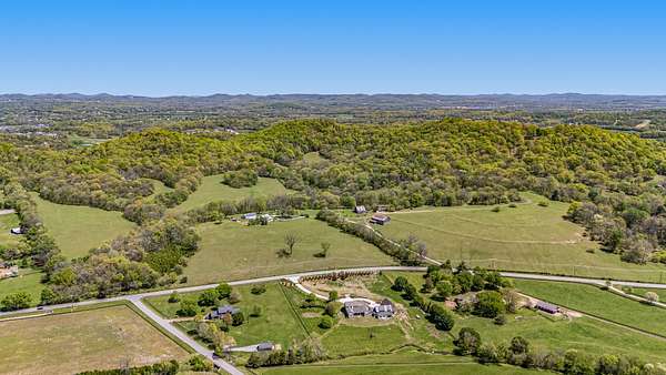 185 Acres of Agricultural Land with Home for Sale in Franklin, Tennessee