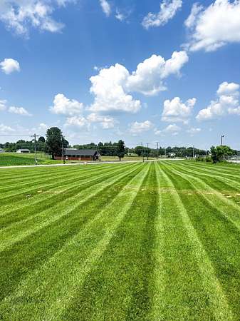 1.34 Acres of Commercial Land for Sale in Lafayette, Tennessee