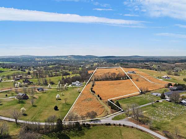 26.8 Acres of Agricultural Land for Sale in Lebanon, Tennessee