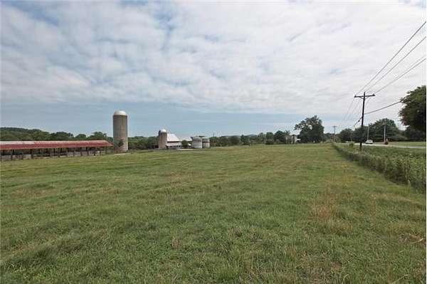31.6 Acres of Commercial Land for Sale in Thompson's Station, Tennessee