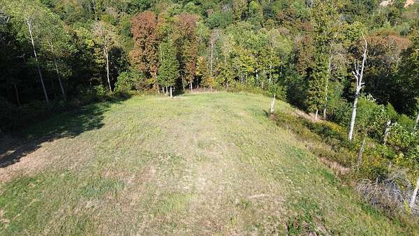9.36 Acres of Residential Land for Sale in Cottontown, Tennessee