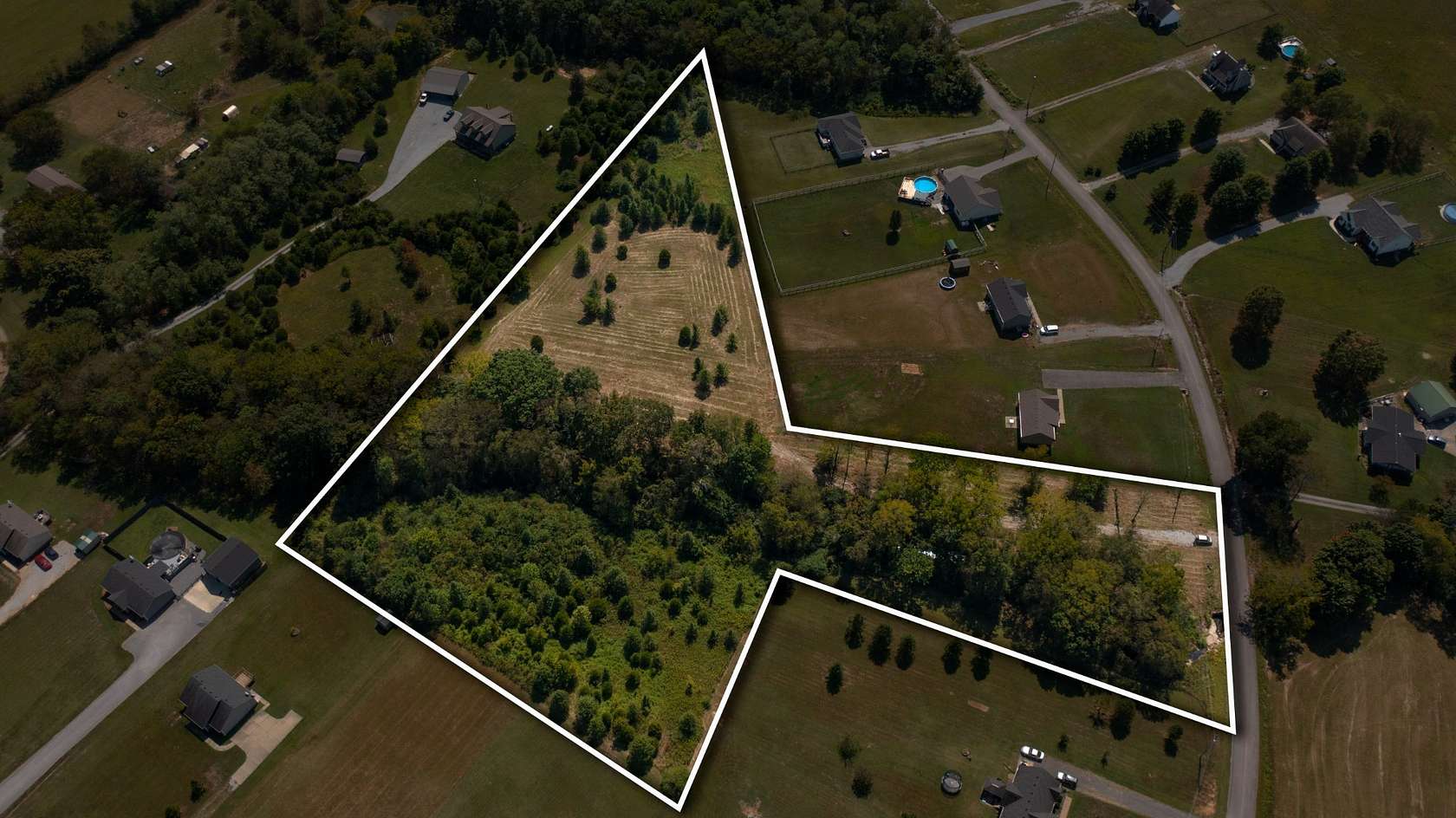 5 Acres of Residential Land for Sale in Portland, Tennessee