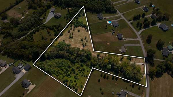 5 Acres of Residential Land for Sale in Portland, Tennessee