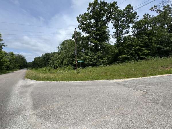 4 Acres of Residential Land for Sale in Summertown, Tennessee