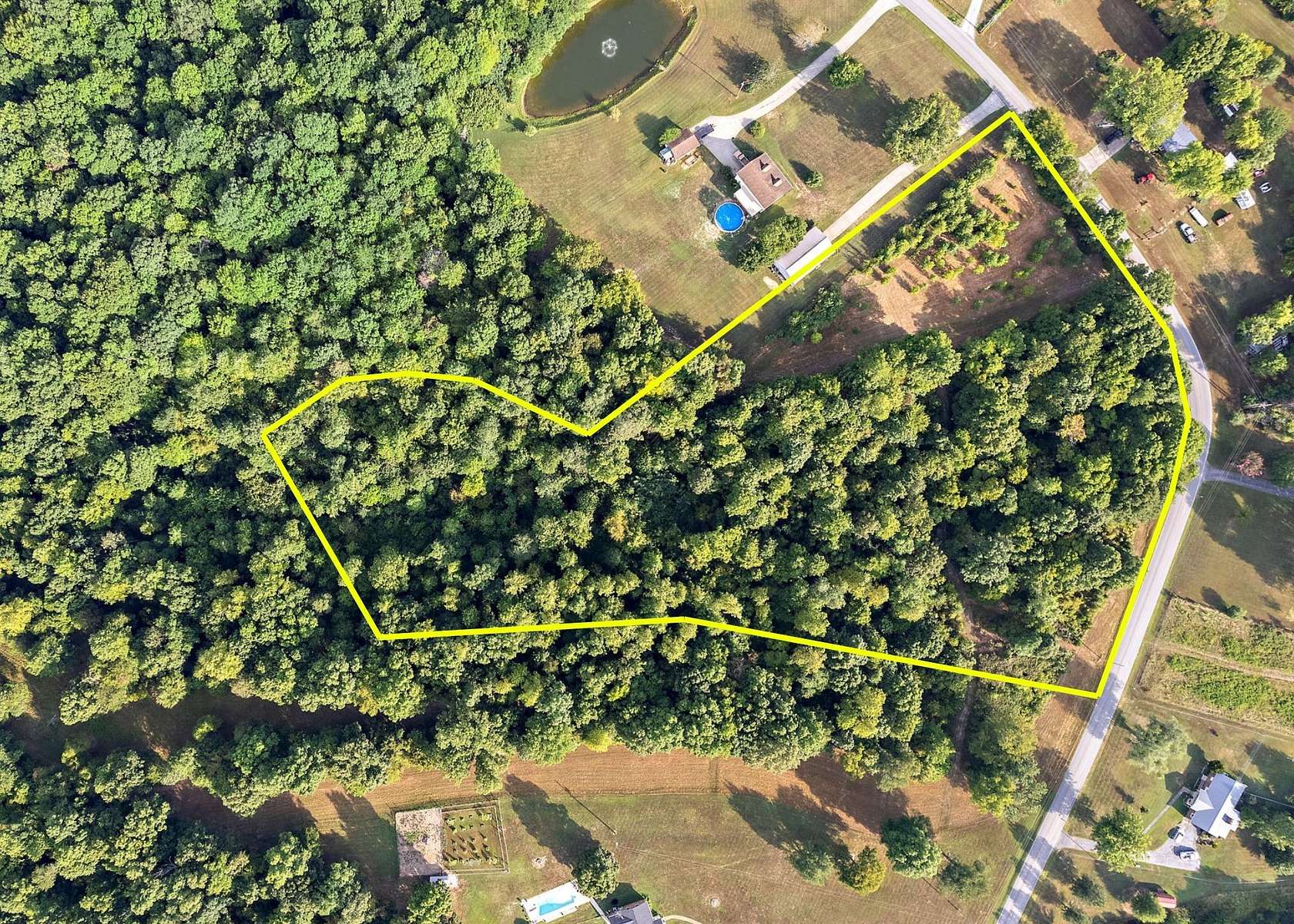 5 Acres of Residential Land for Sale in White Bluff, Tennessee