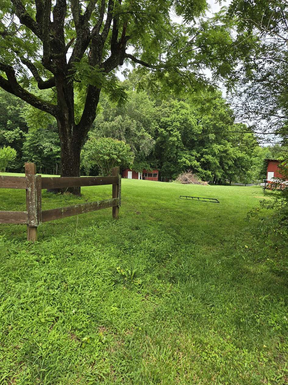 3.4 Acres of Residential Land for Sale in Cottontown, Tennessee