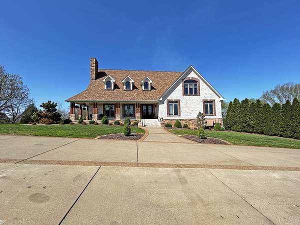 5 Acres of Residential Land with Home for Sale in Gallatin, Tennessee