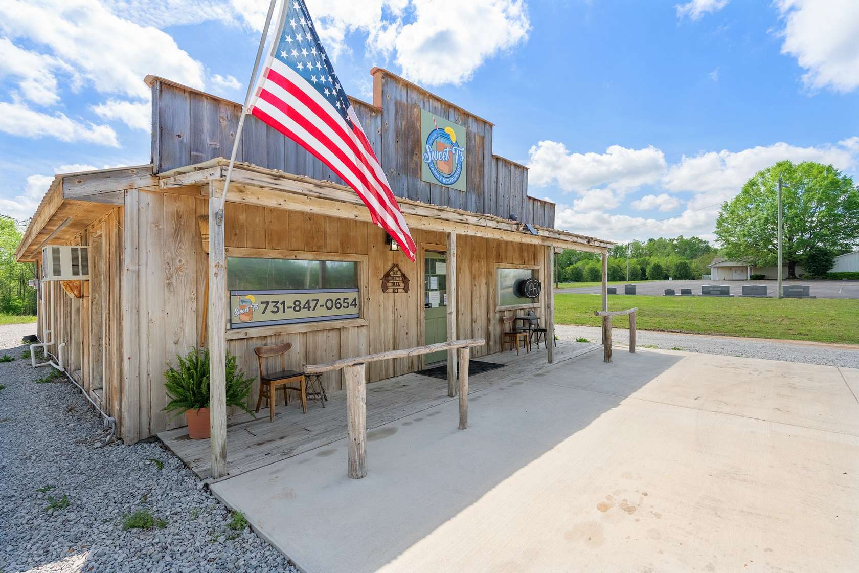 3.4 Acres of Improved Commercial Land for Sale in Parsons, Tennessee