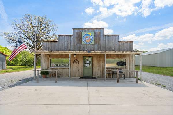 3.4 Acres of Improved Commercial Land for Sale in Parsons, Tennessee