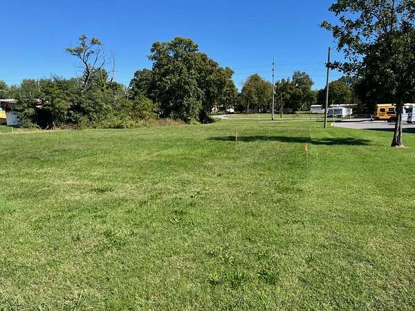 0.94 Acres of Mixed-Use Land for Sale in Gallatin, Tennessee