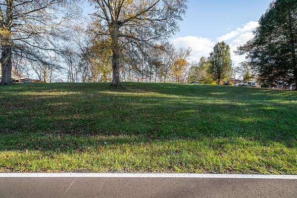 1.4 Acres of Residential Land for Sale in McMinnville, Tennessee