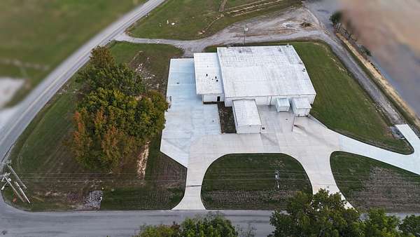 2.5 Acres of Improved Commercial Land for Sale in Smithville, Tennessee