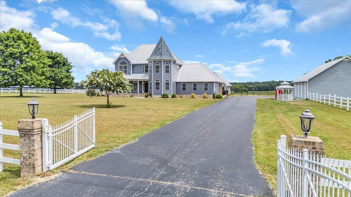 3.5 Acres of Land with Home for Sale in Manchester, Tennessee