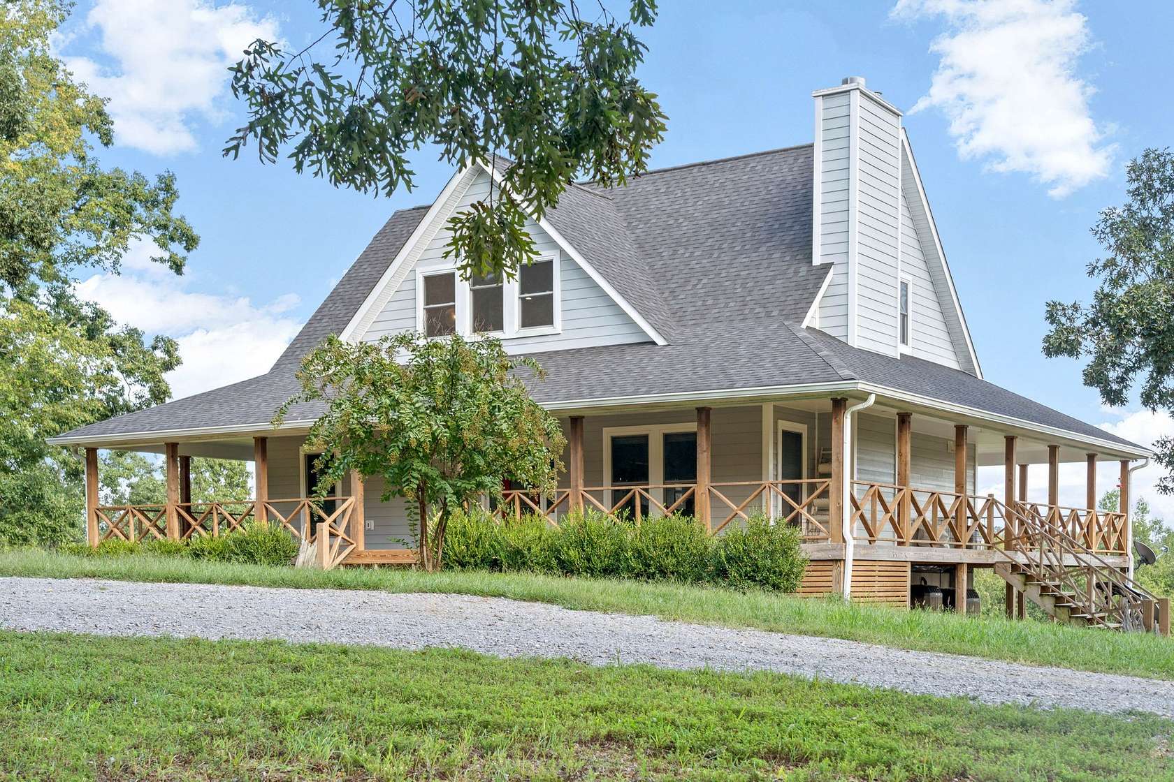 5 Acres of Residential Land with Home for Sale in Indian Mound, Tennessee