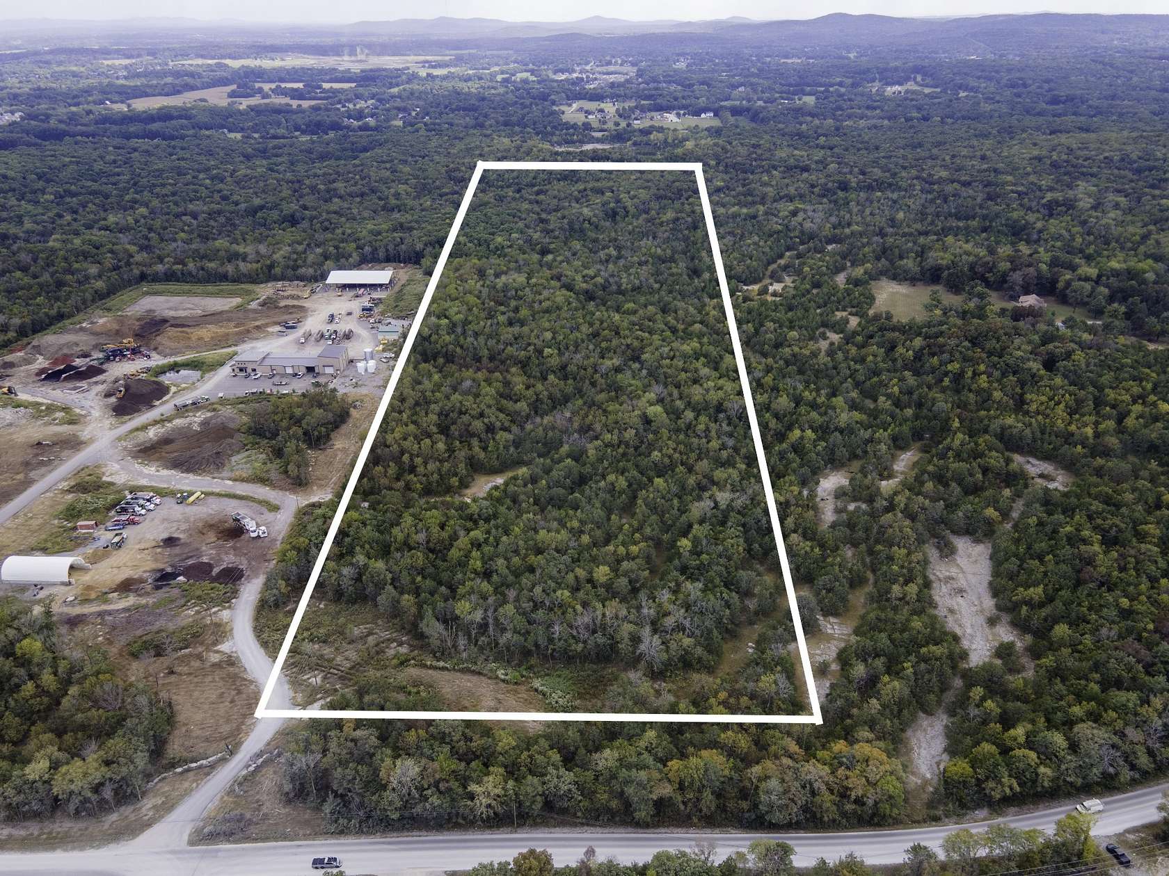 27 Acres of Agricultural Land for Sale in Murfreesboro, Tennessee