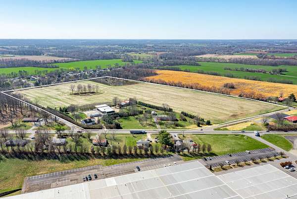 40 Acres of Land with Home for Sale in Portland, Tennessee