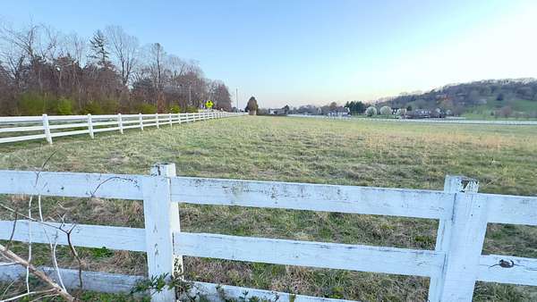2.39 Acres of Residential Land for Sale in Columbia, Tennessee
