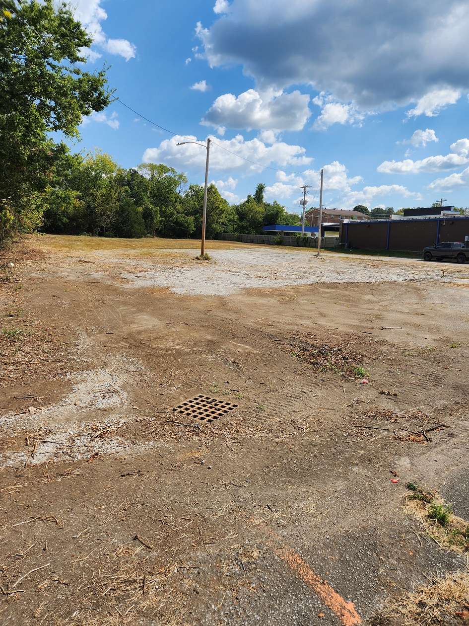 1.13 Acres of Commercial Land for Sale in Dickson, Tennessee