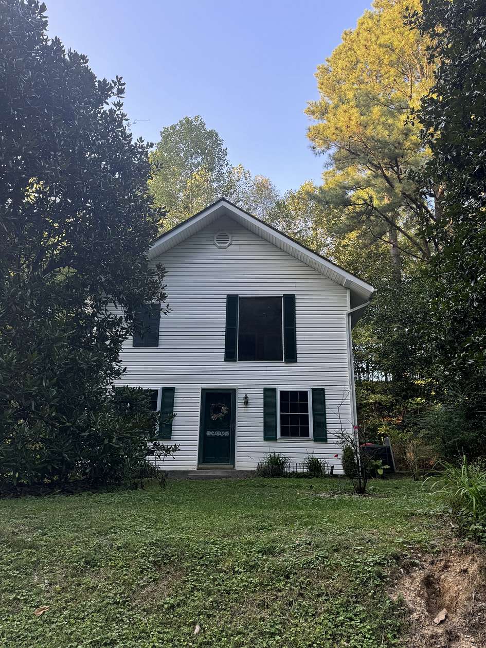 5 Acres of Residential Land with Home for Sale in Red Boiling Springs, Tennessee