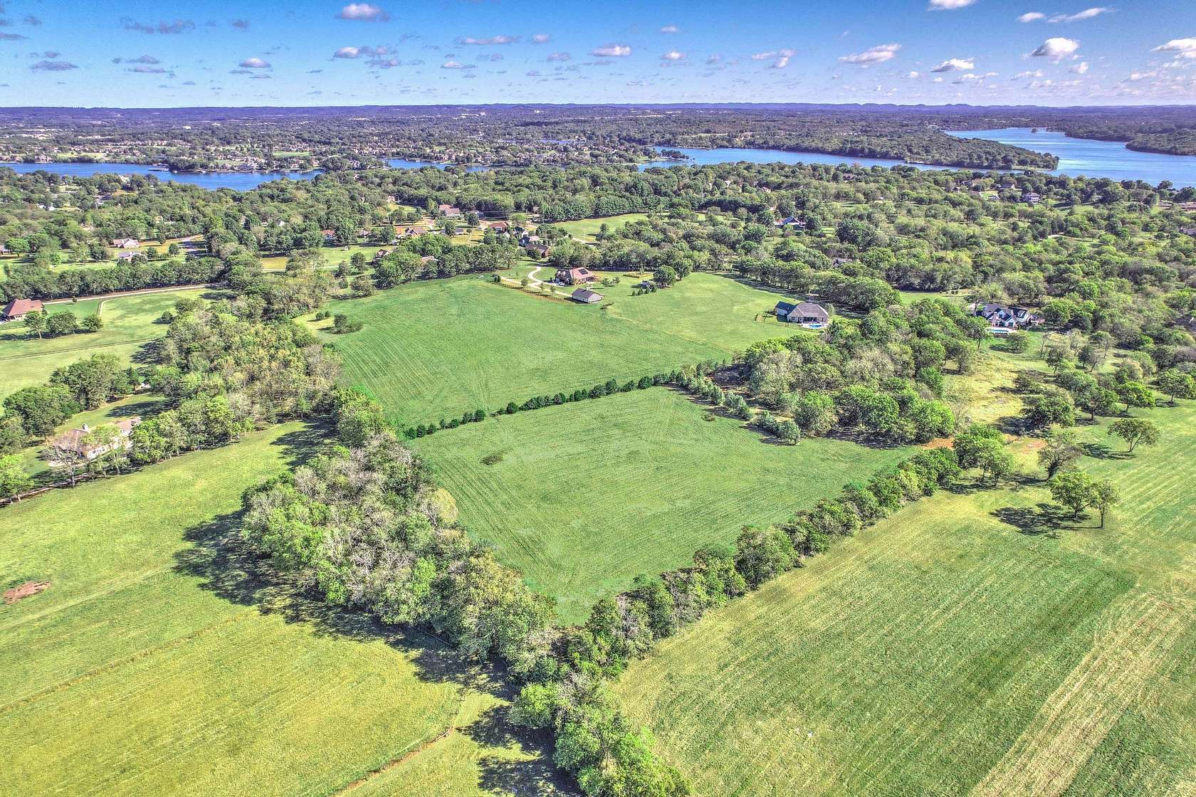 17.8 Acres of Land for Sale in Gallatin, Tennessee