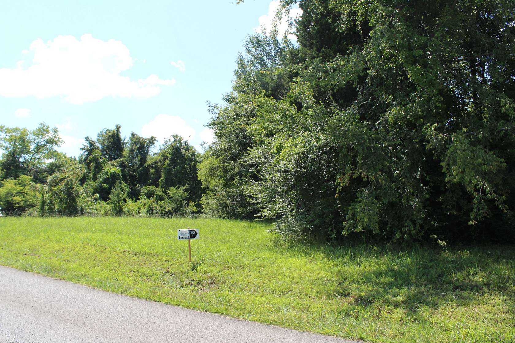 5 Acres of Land for Sale in McMinnville, Tennessee