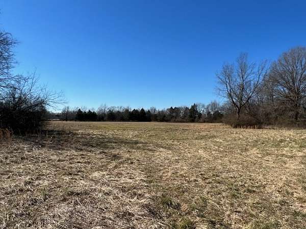 27.9 Acres of Agricultural Land for Sale in Rockvale, Tennessee